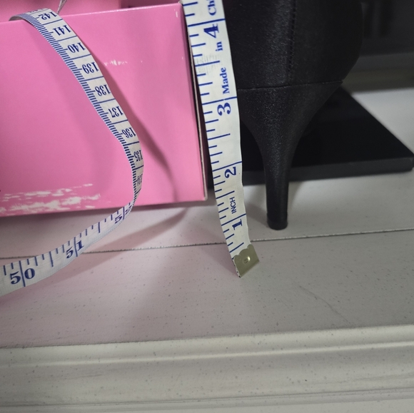 Touch of nina black heels size 6 - Picture 5 of 5